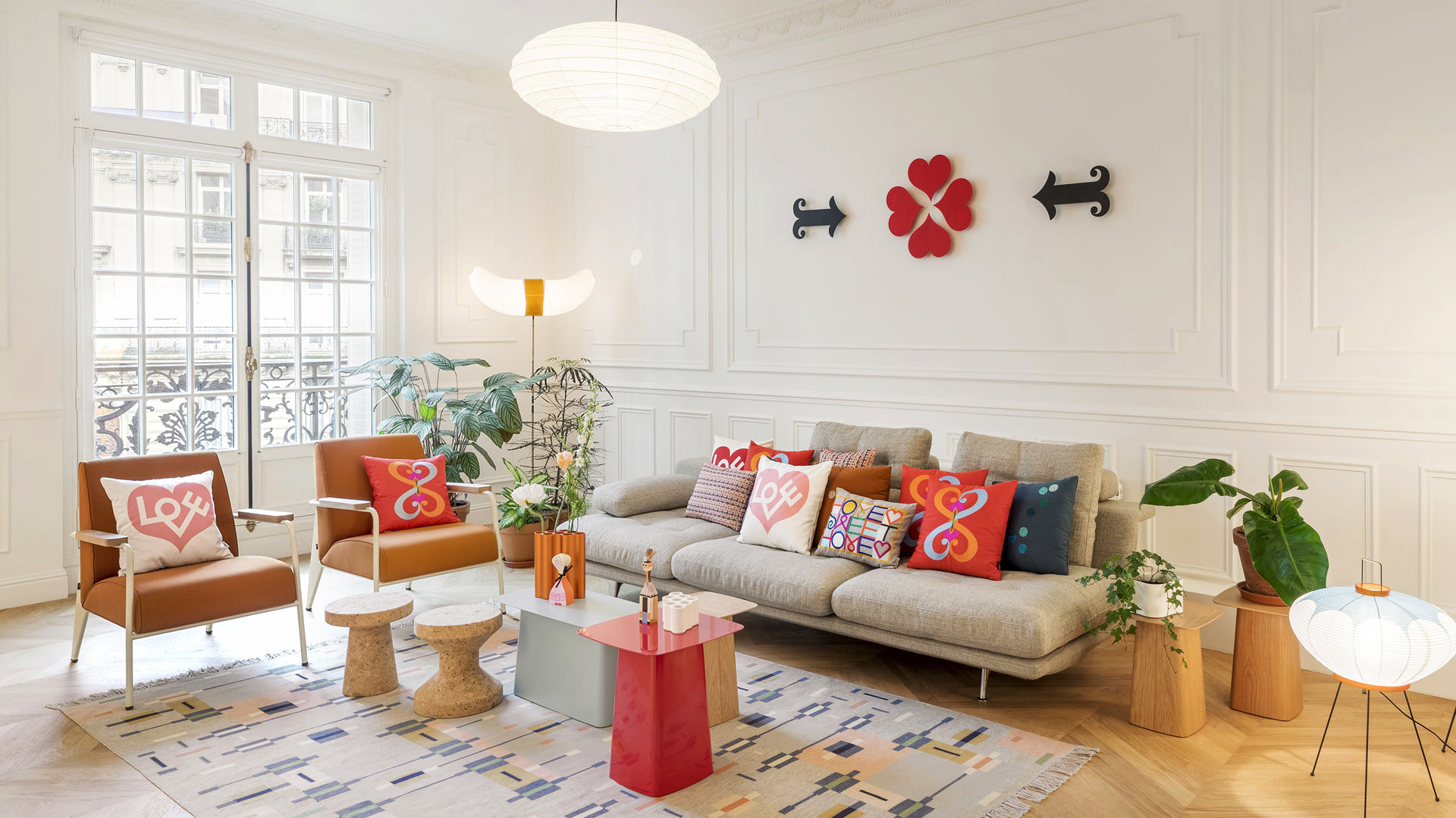 开云（中国） - 附件|花器|办公家具|设计师家具|云朵花瓶